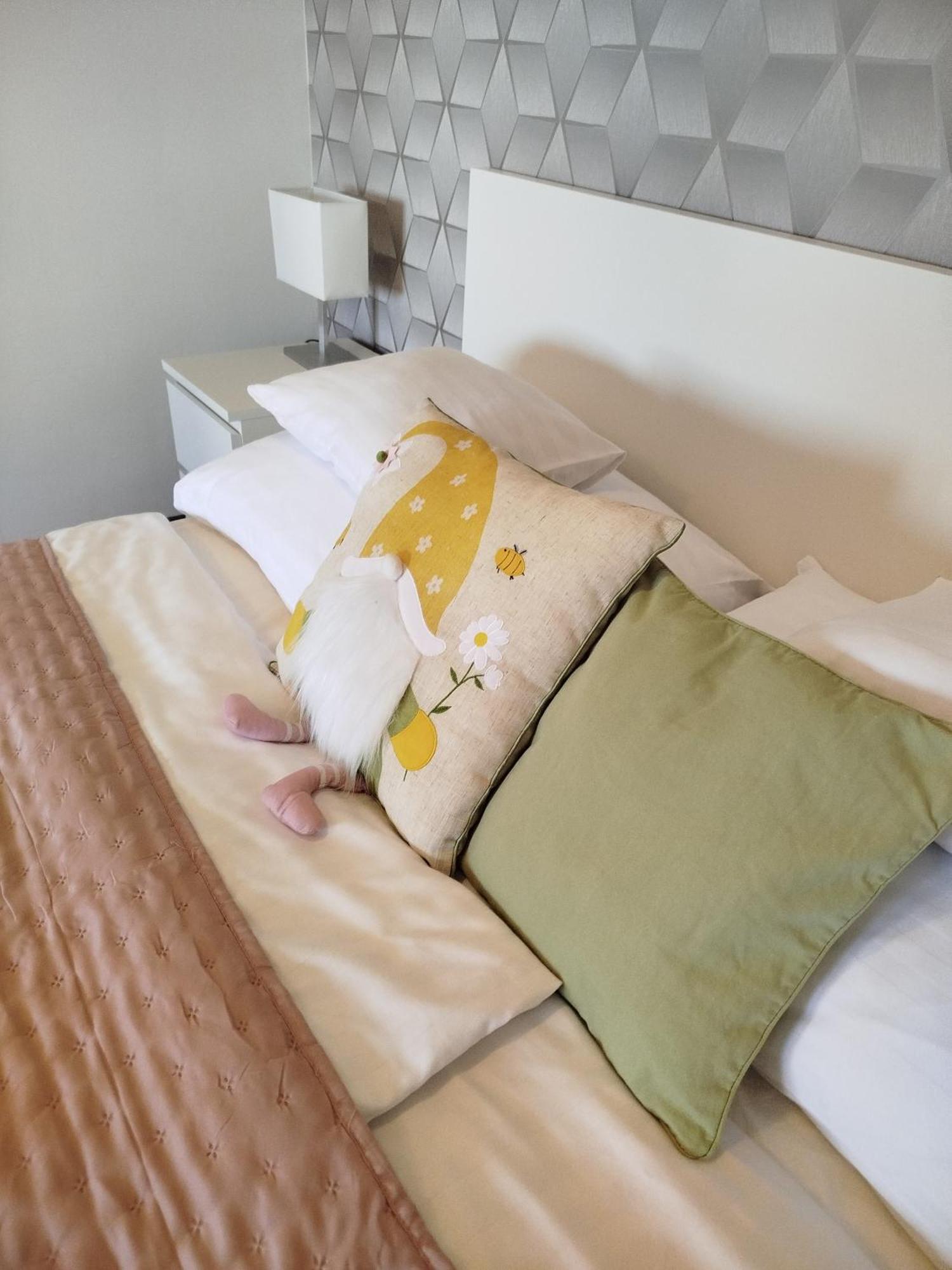 Lady Mabel'S Apartment Near To Arena, Puskas Stadion And City Park, With Guarded Parking Place Будапешт Экстерьер фото